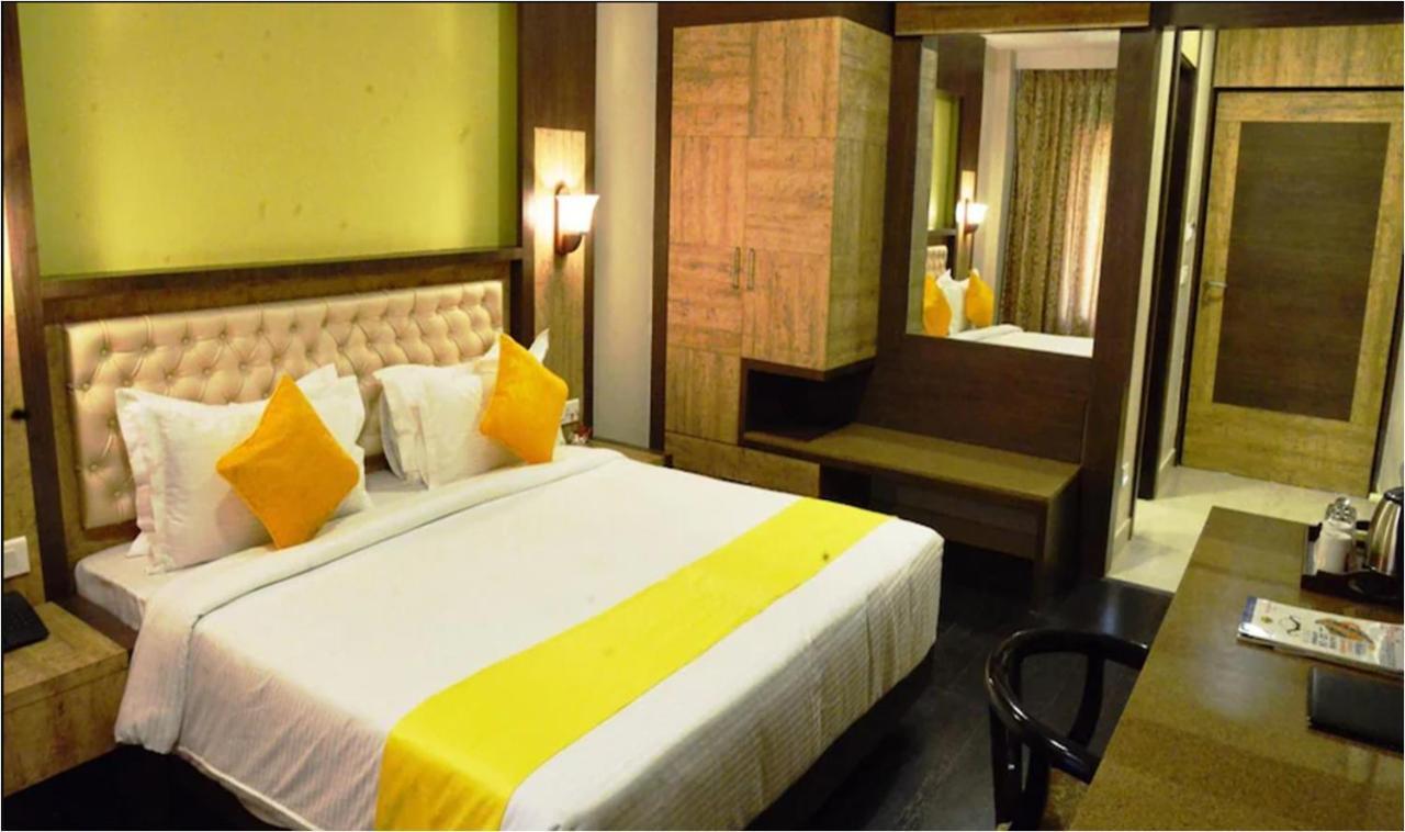 Hotel Rajwara Palace Jodhpur Джодхпур Екстер'єр фото